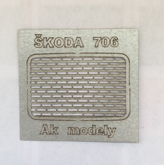 Mřížka chladiče Škoda 706 (stříbrná) (AK-modely)